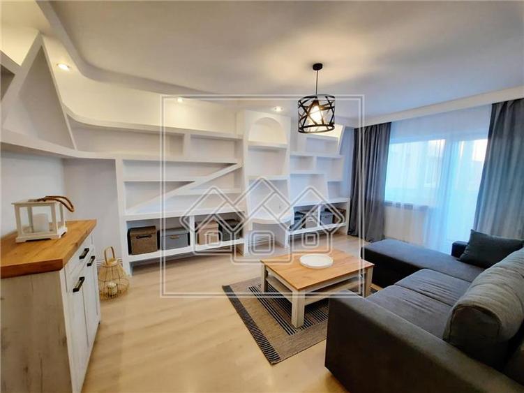 Apartament cu 3 camere decomandat în Ștrand