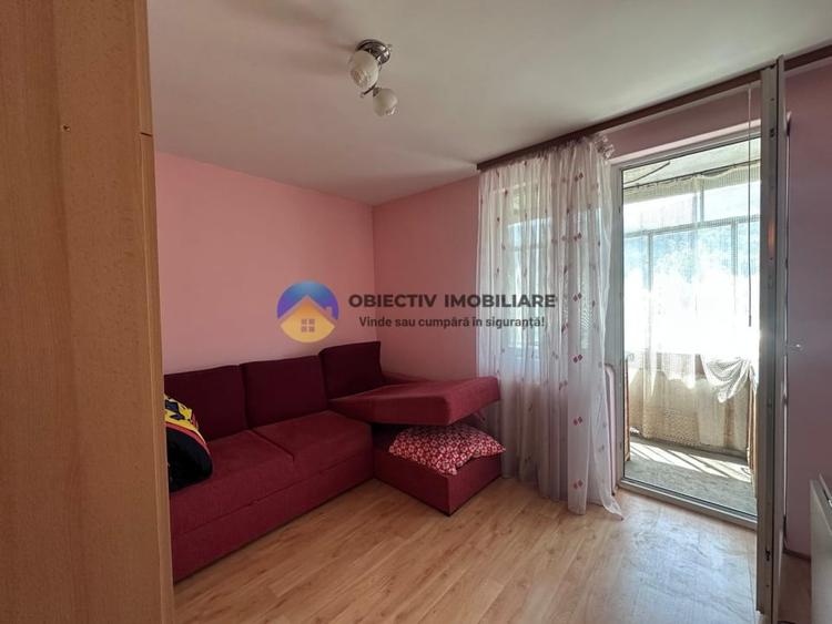 Apartament 3 camere de vânzare - Zona Centrală / 2 băi - 6