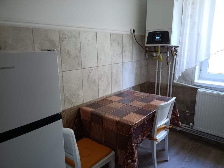 Apartament cu 2 camere semidecomandat în Exterior Sud
