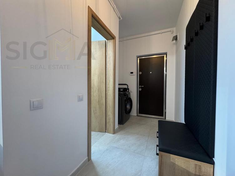 Apartament cu 3 camere semidecomandat, mobilat în Semicentral