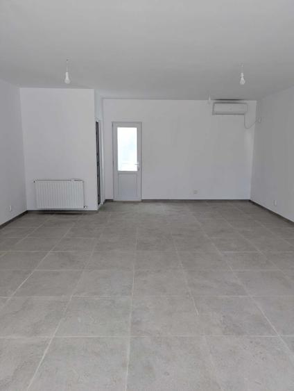 Spațiu comercial, de 50 mp, în Central