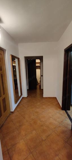 Apartament cu 3 camere semidecomandat în Kogălniceanu