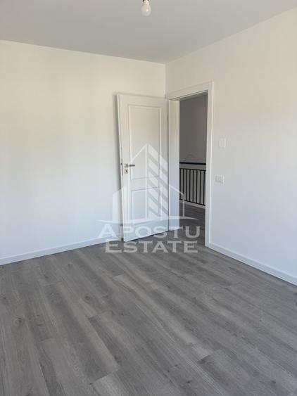 Duplex cu 5 camere cu Canalizare în Ghiroda