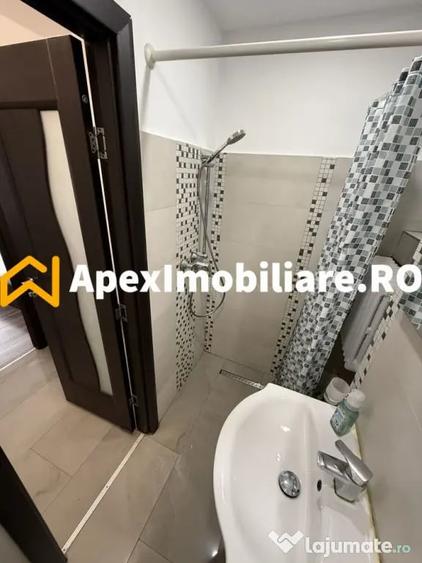 Apartament cu 2 camere decomandat în Sala Palatului