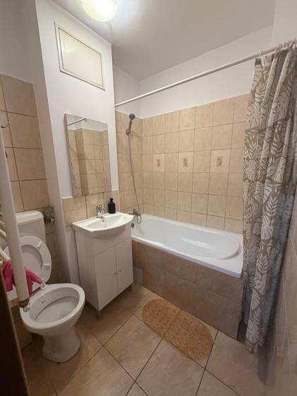 Garsonieră decomandată în Vitan