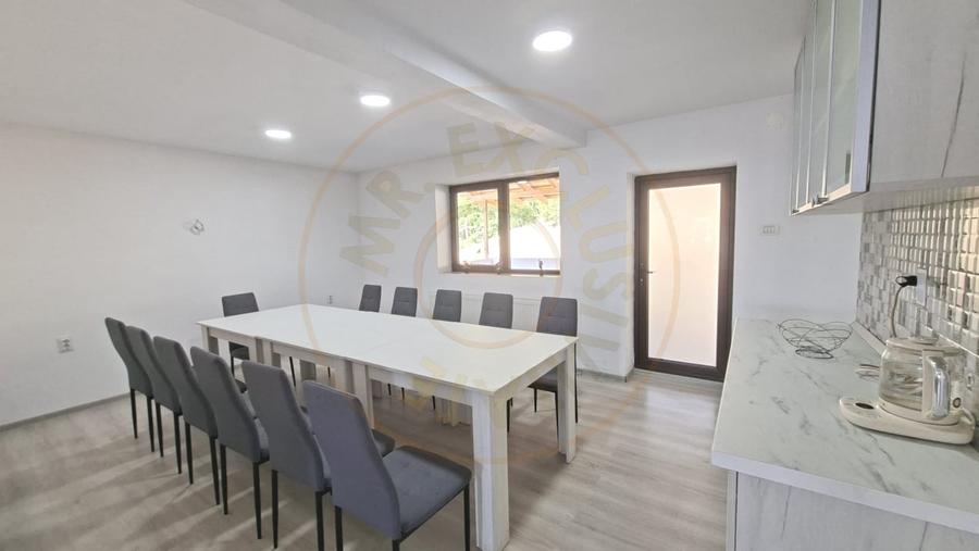 Casă individuală cu 6 camere cu Teren 1200 Mp în Budeasa