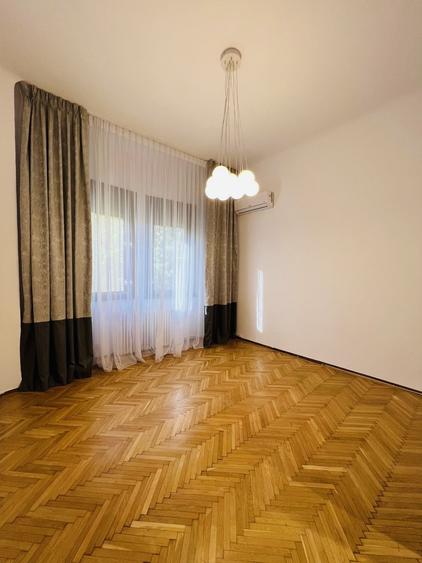 Apartament cu 4 camere semidecomandat în Primăverii