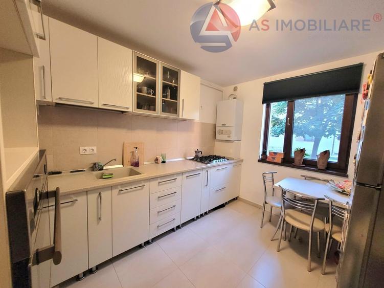 Apartament cu 2 camere decomandat în Tractorul