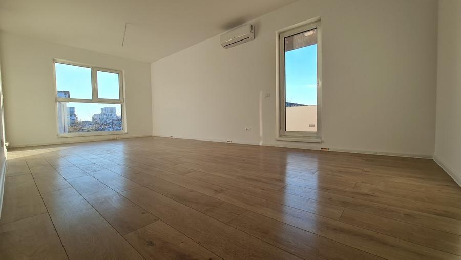 Apartament cu 3 camere decomandat în Titan