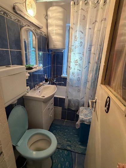 Apartament cu 3 camere decomandat în Cet