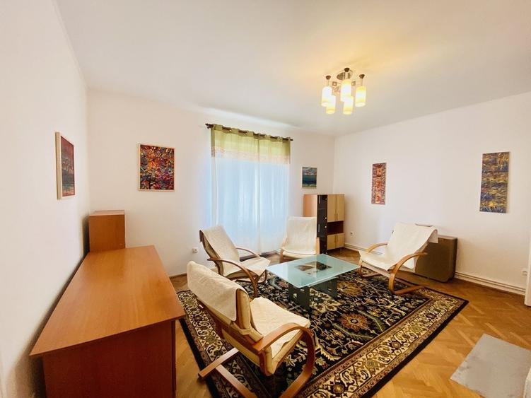 Apartament cu 4 camere în Sub Arini
