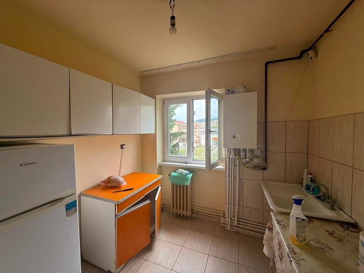Apartament cu 2 camere semidecomandat în Gojdu