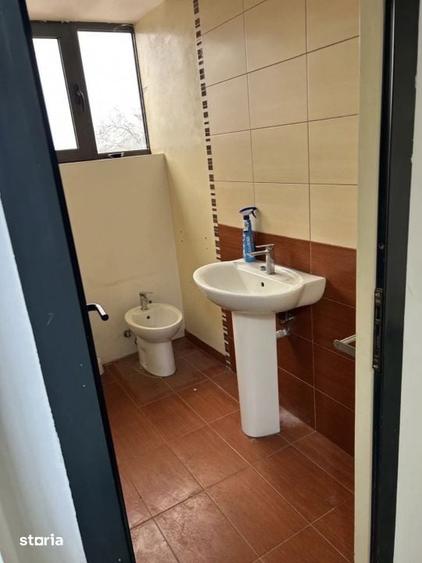 Spațiu comercial, de 250 mp, în Străulești