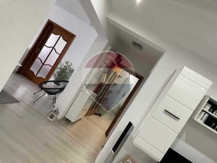 Casă individuală cu 3 camere cu Teren 1169 Mp în Rona de Jos