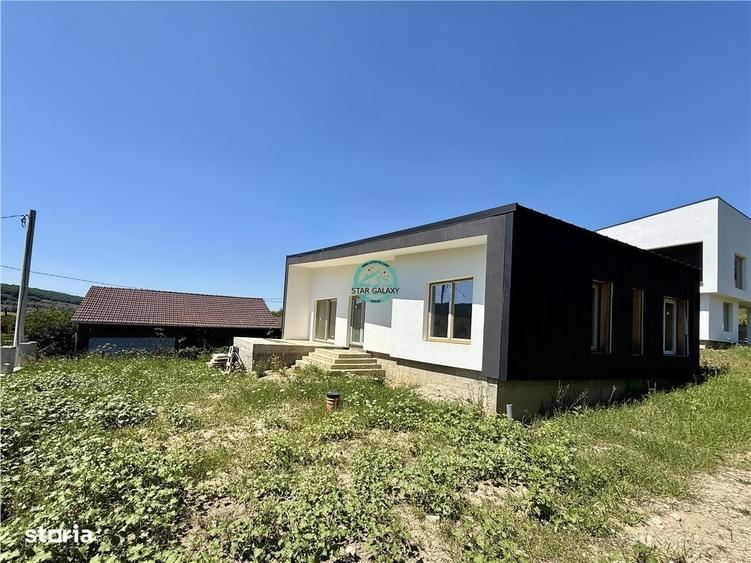 Casă cu 3 camere în Corunca