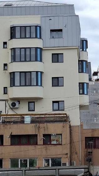 Apartament cu 4 camere decomandat în Central