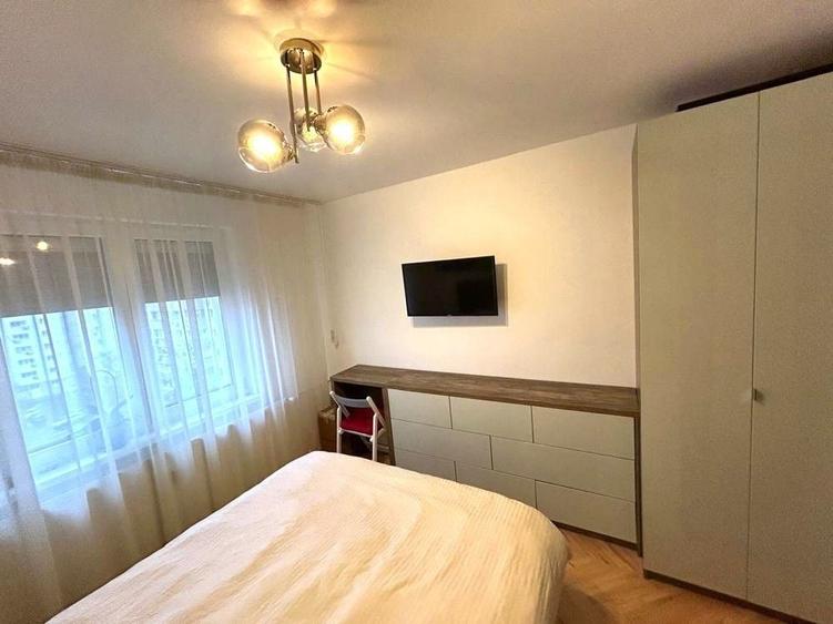 Apartament cu 3 camere decomandat, mobilat în Baba Novac