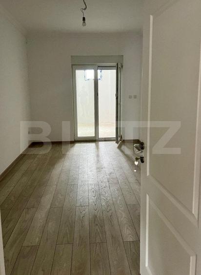 Apartament renovat , 3 camere , în asociație , zona Titulescu - 3