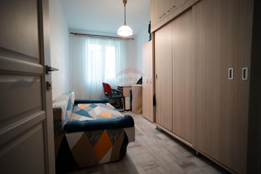 Apartament cu 3 camere decomandat în Central