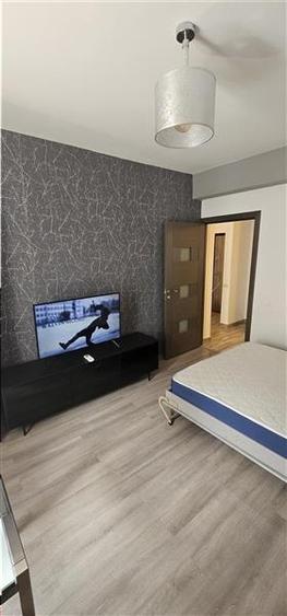 Apartament cu 2 camere decomandat, mobilat în Universitate