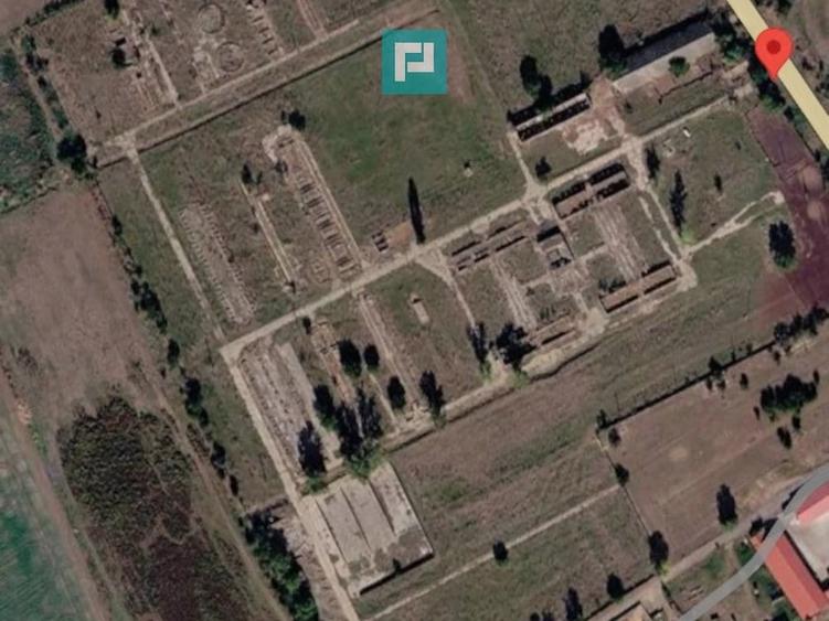 Teren de 146866 mp, în Periferie