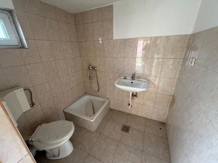 Casă individuală cu 3 camere cu Canalizare în Balomiru de Câmp