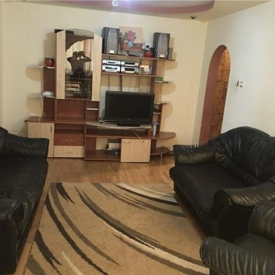 Apartament cu 2 camere semidecomandat în Letea Veche