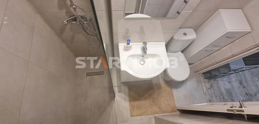 Garsonieră decomandată în Noua