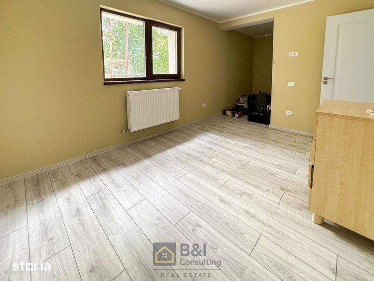 Casă cu 7 camere cu Teren 470 Mp în Bucium
