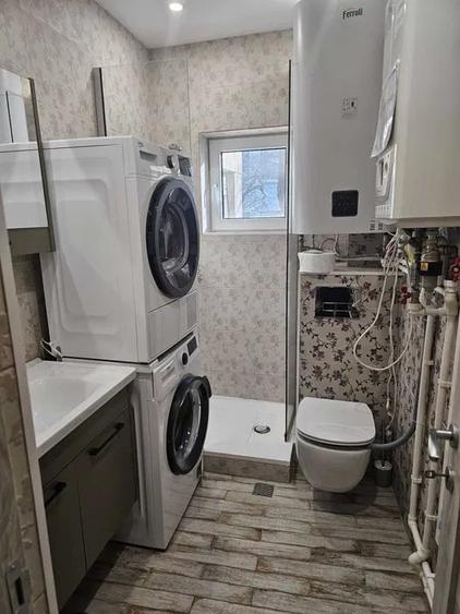 Garsonieră decomandată, mobilată în P-ța Romană