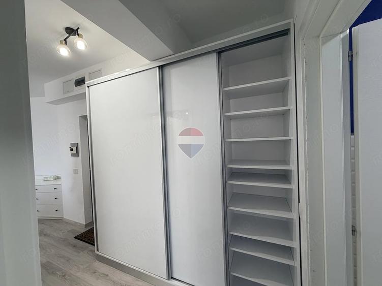 Apartament cu 3 camere decomandat în Orașul Nou