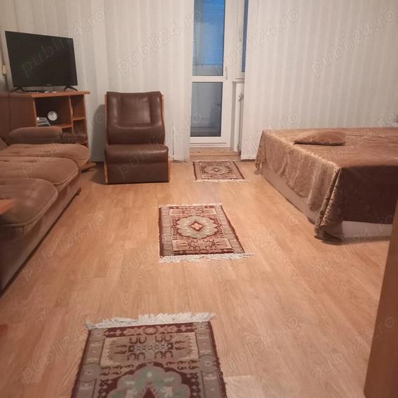 Garsonieră decomandată în Stadion