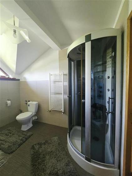 Casă individuală cu 4 camere cu Piscina în Ghermănești