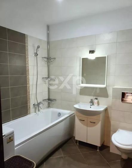 Apartament cu 3 camere semidecomandat în Iris