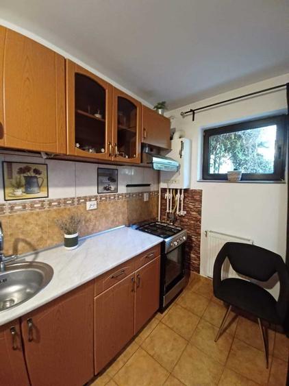 Apartament cu 2 camere semidecomandat în Olteniței