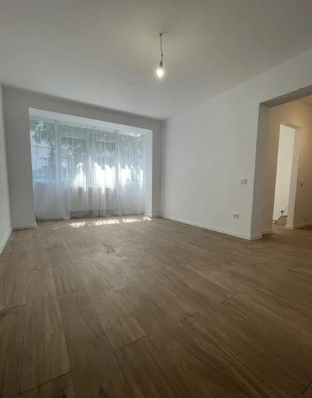 Apartament cu 2 camere semidecomandat în Tomis II