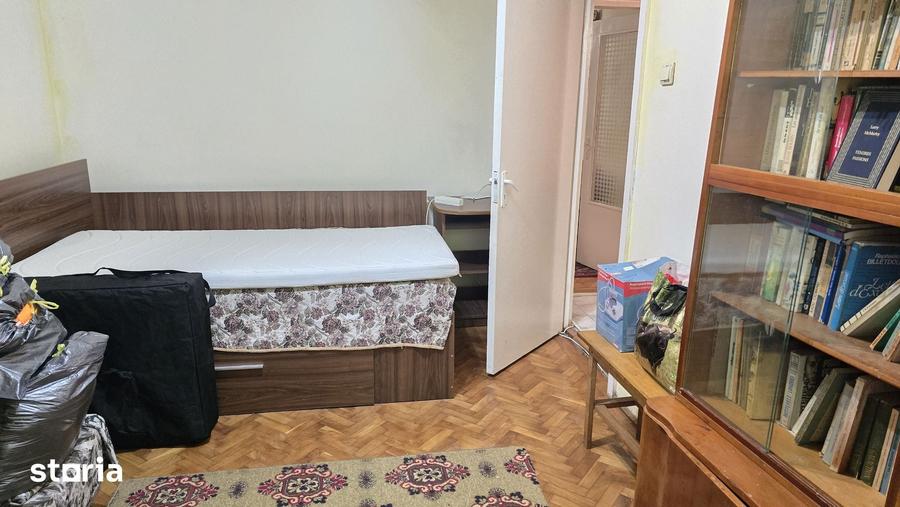 Apartament cu 3 camere decomandat în Central