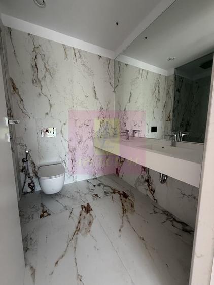 Apartament cu 4 camere decomandat în Lacul Tei