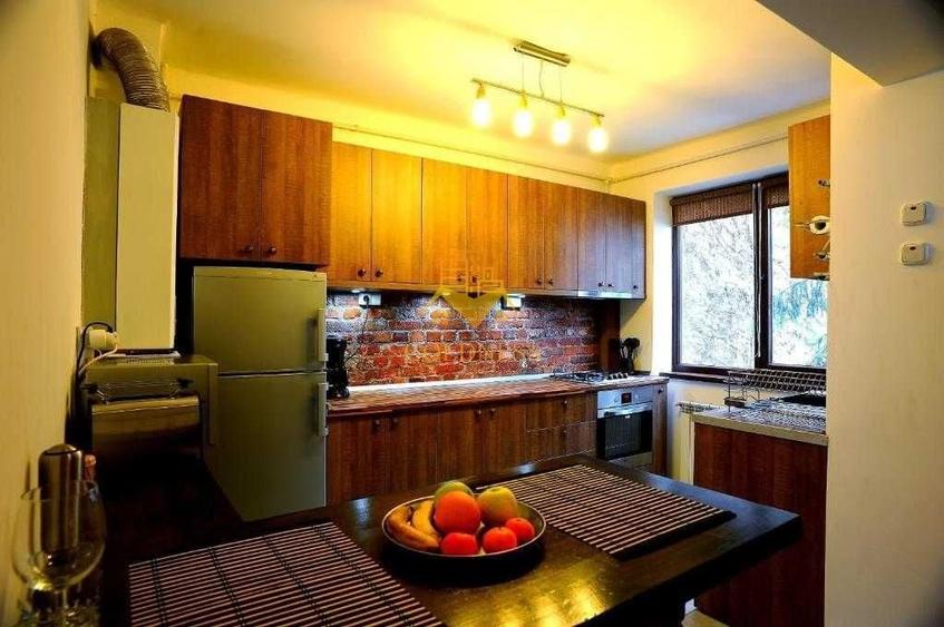 Apartament cu 2 camere semidecomandat, mobilat în Ultracentral