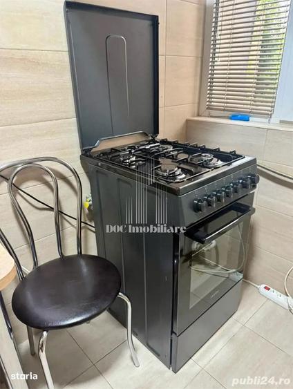 Apartament cu 3 camere semidecomandat, mobilat în Dămăroaia