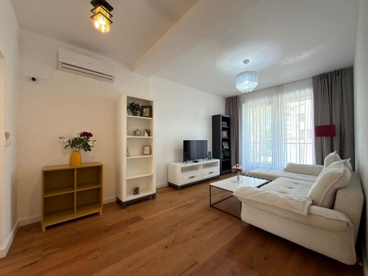 Apartament cu 3 camere decomandat în Herăstrău