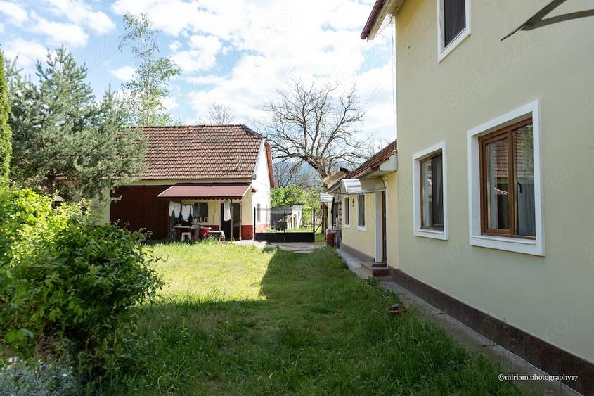 Casă cu Teren 2957 Mp în Ponor
