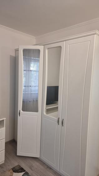 Apartament cu 2 camere semidecomandat, mobilat în Central
