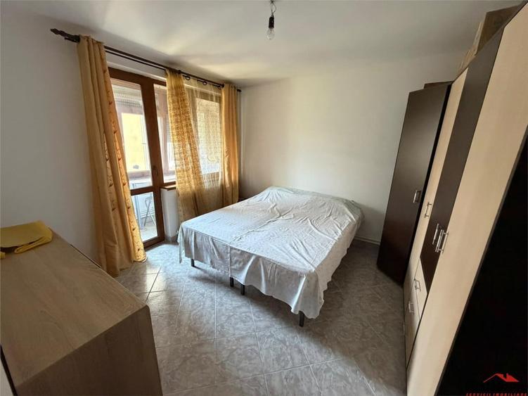 Apartament cu 3 camere decomandat în Sud