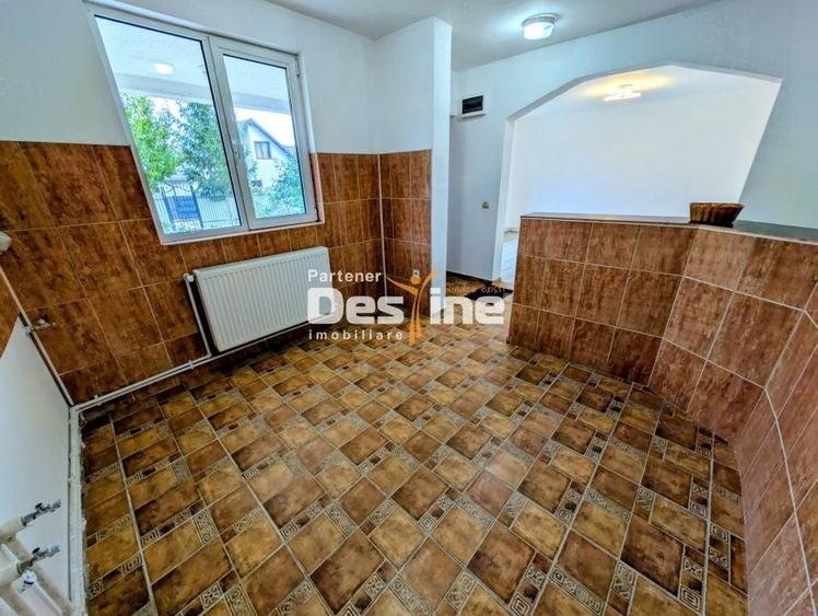 Casă individuală cu 5 camere cu Canalizare în Lunca Cetățuii
