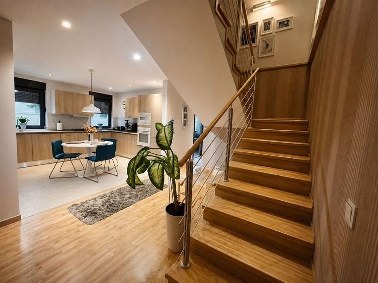 Duplex cu 6 camere cu Canalizare în Dumbrăvița