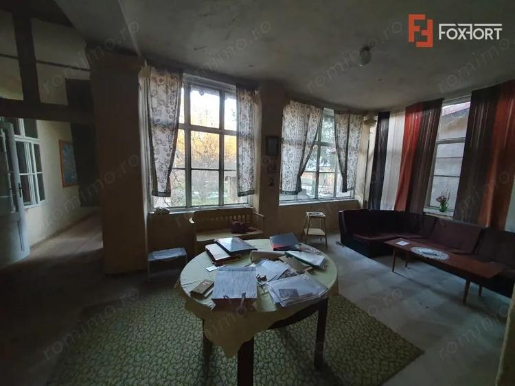 Apartament cu 5 camere nedecomandat, mobilat în Central