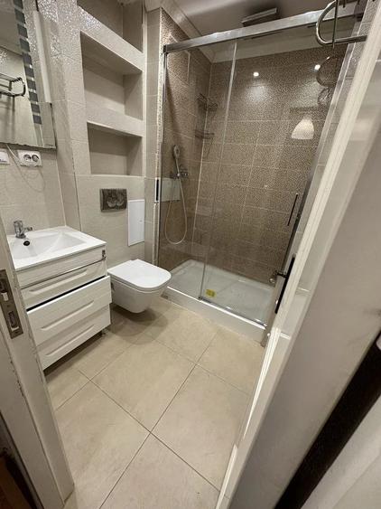 Apartament cu 4 camere decomandat în Dristor
