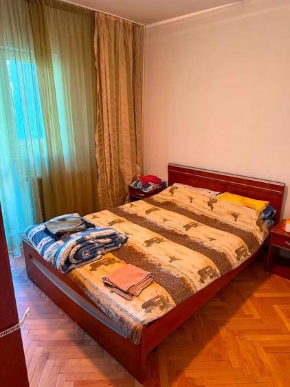Apartament cu 4 camere decomandat, mobilat în Crângași