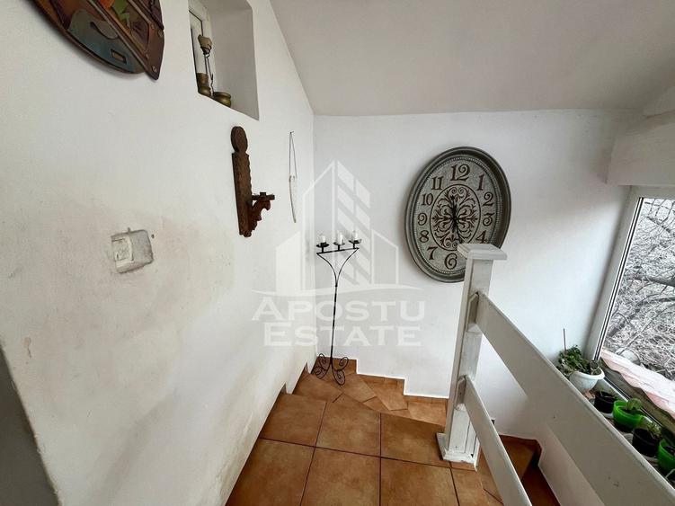 Duplex cu 7 camere cu Canalizare în Lipovei